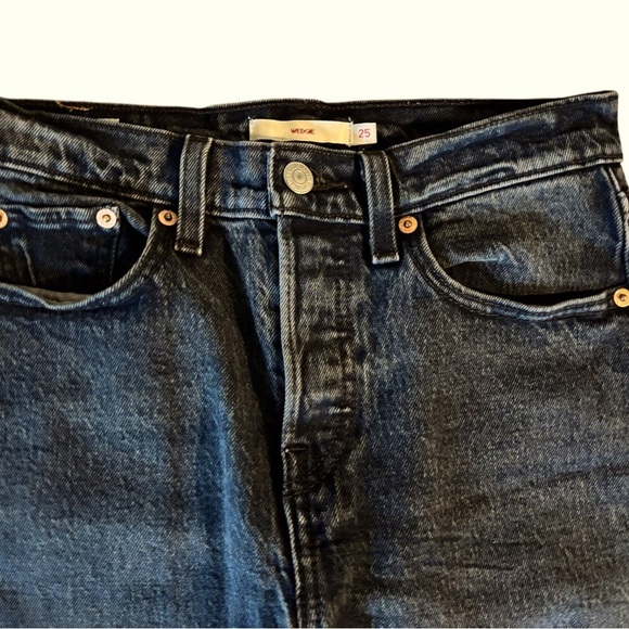 Levi’s Wedgie Button Fly Crop Jean Sz 25 High Rise Dark Wash Cheeky Straight - Picture 7 of 7